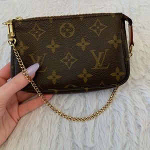 Louis Vuitton Monogram Mini Pochette Accessoires